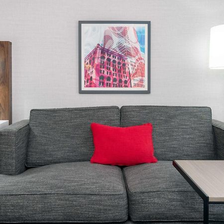 Hampton Inn & Suites Cleveland-Бийчууд Екстериор снимка
