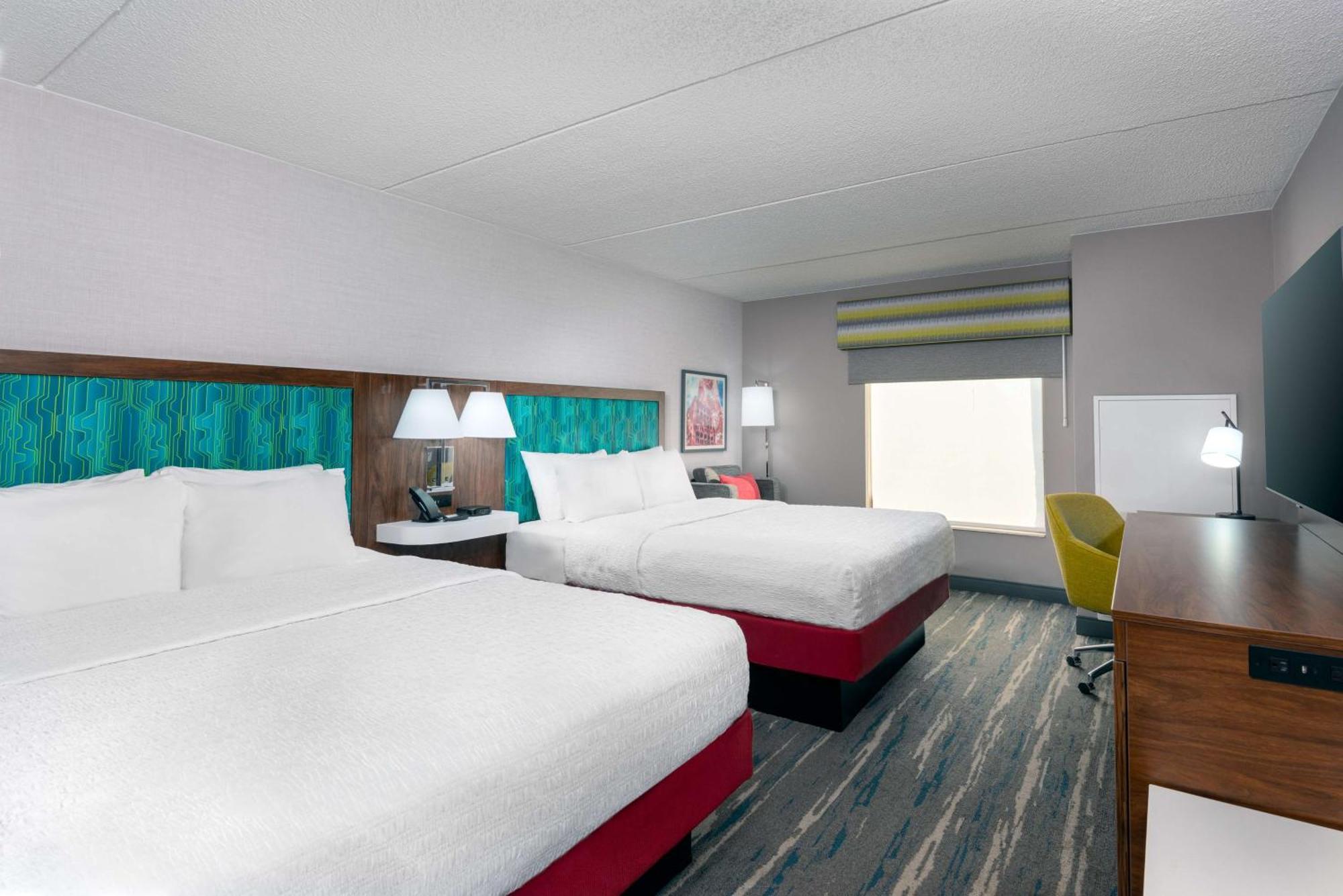 Hampton Inn & Suites Cleveland-Бийчууд Екстериор снимка