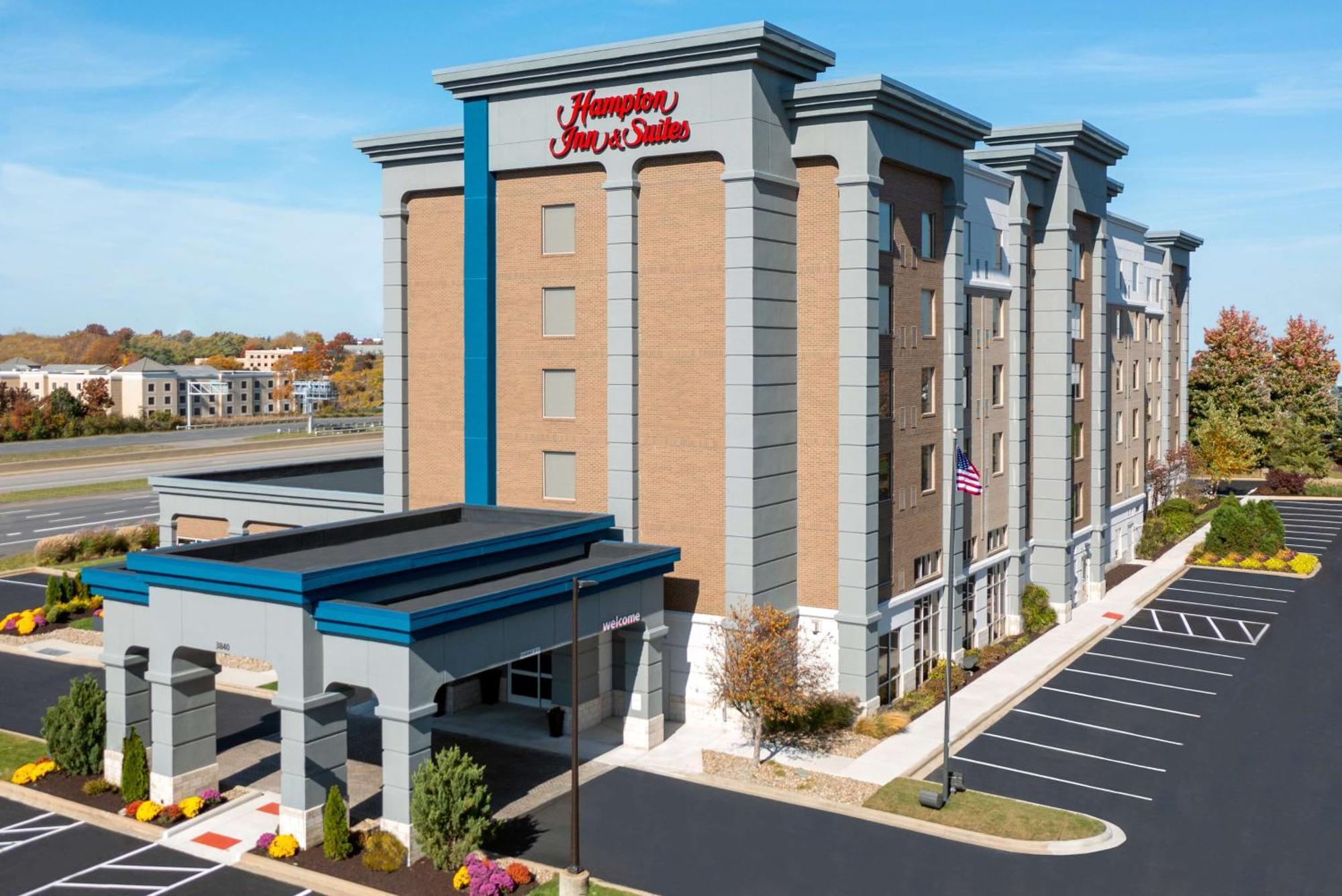 Hampton Inn & Suites Cleveland-Бийчууд Екстериор снимка